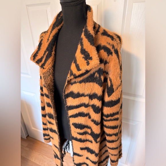 Shein Tiger Stripe Fringe Cardigan - Picture 3 of 9